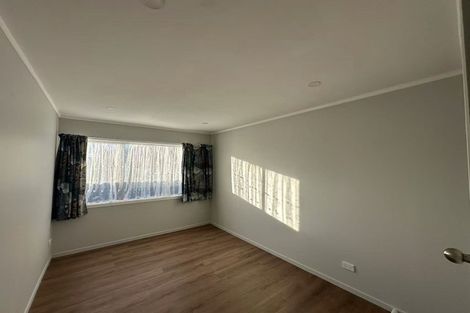Photo of property in 129 Riverpark Crescent, Henderson, Auckland, 0610