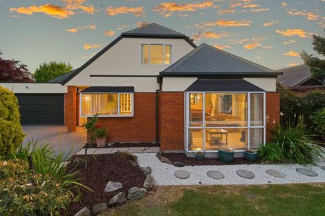 Photo of property in 17 Greystoke Lane, Avonhead, Christchurch, 8042