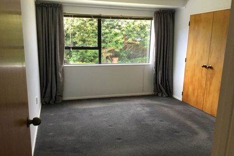 Photo of property in 1/7 Vardon Road, Green Bay, Auckland, 0604
