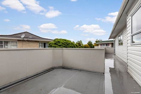 Photo of property in 142 Mokoia Road, Chatswood, Auckland, 0626