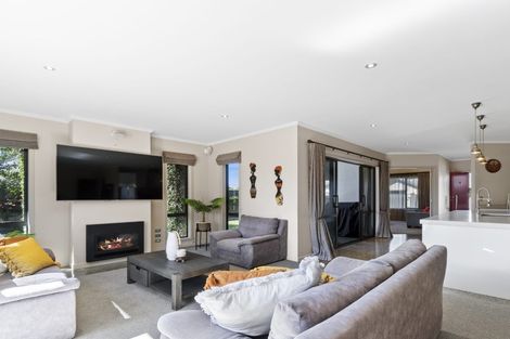 Photo of property in 11 Johnnybro Place, Rototuna North, Hamilton, 3210