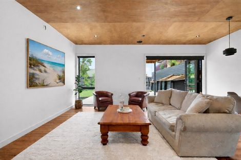 Photo of property in 9a Haunui Road, Pukerua Bay, 5026