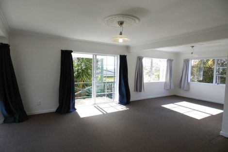 Photo of property in 1/150 Luckens Road, West Harbour, Auckland, 0618