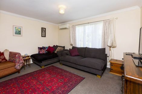 Photo of property in 2 Pokaka Street, Birchville, Upper Hutt, 5018