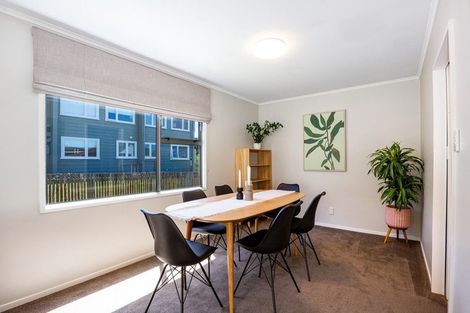 Photo of property in 176a Queens Drive, Lyall Bay, Wellington, 6022