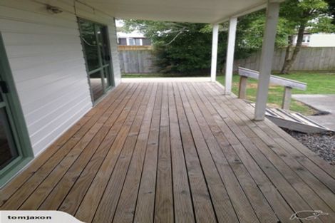 Photo of property in 17a Enderby Drive, Te Atatu Peninsula, Auckland, 0610