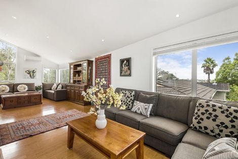 Photo of property in 5 Saddleback Rise, Murrays Bay, Auckland, 0630