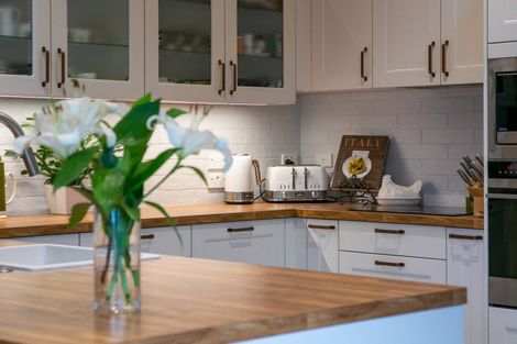 Photo of property in 6 Abergeldie Way, Cambridge, 3434