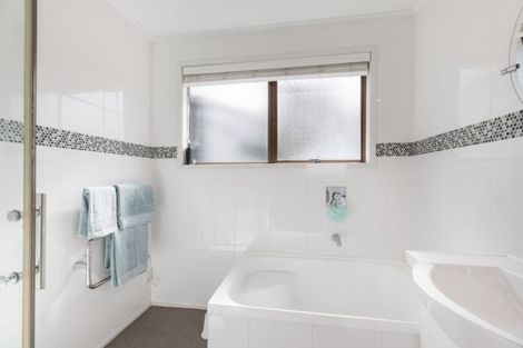 Photo of property in 30 Hydra Place, Glen Eden, Auckland, 0602