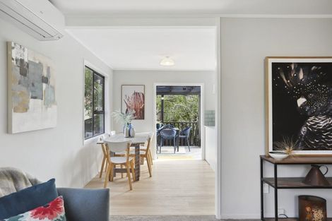 Photo of property in 15 Panzic Place, Glen Eden, Auckland, 0602