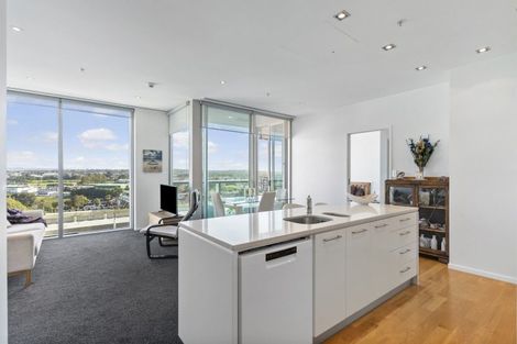 Photo of property in Sentinel Apartments, 905/3 Northcroft Street, Takapuna, Auckland, 0622