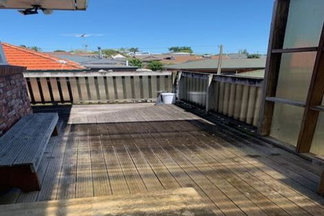 Photo of property in 1/111 Shakespeare Road, Milford, Auckland, 0620