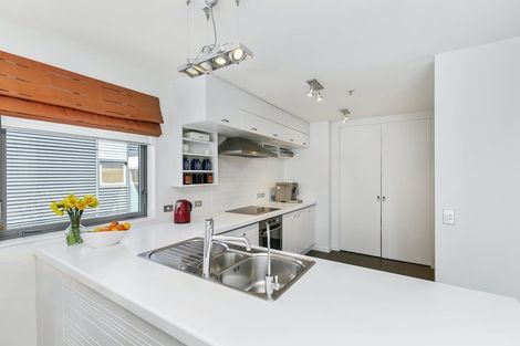 Photo of property in Montreaux Apartments, 10i/164 The Terrace, Wellington Central, Wellington, 6011