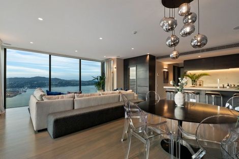 Photo of property in 34 Lookout Road, Roseneath, Wellington, 6021