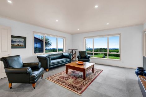 Photo of property in 171 Sealy Road, Omata, New Plymouth, 4374