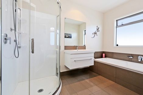 Photo of property in 39 Kapiti Drive, Poraiti, Napier, 4112