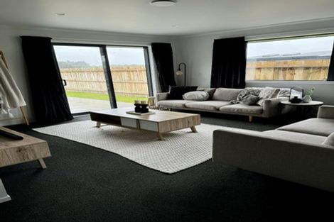 Photo of property in 11 Te Hirawanui Drive, Kelvin Grove, Palmerston North, 4414