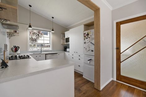 Photo of property in 162 Tukapa Street, Westown, New Plymouth, 4310