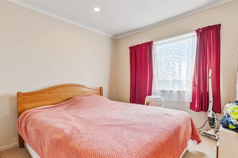 Photo of property in 51 Broadfield Street, Massey, Auckland, 0614