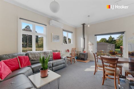Photo of property in 282 Main South Road, Green Island, Dunedin, 9018