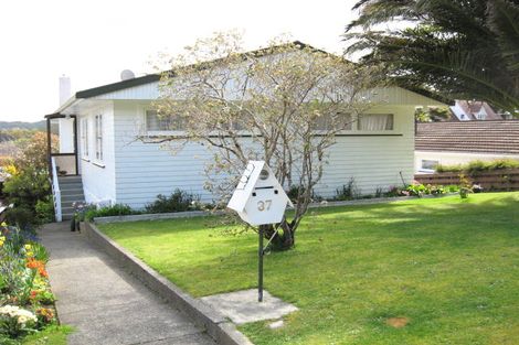 Photo of property in 37 Wright Street, Wainuiomata, Lower Hutt, 5014