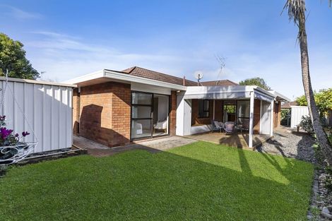 Photo of property in 1/5 Golfland Drive, Golflands, Auckland, 2013