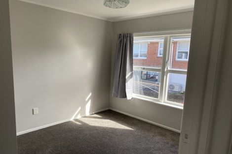 Photo of property in 2/23 Dallinghoe Crescent, Milford, Auckland, 0620