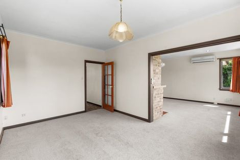 Photo of property in 131 Memorial Avenue, Burnside, Christchurch, 8053