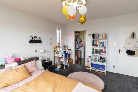 Photo of property in 1 Paddington Grove, Karori, Wellington, 6012