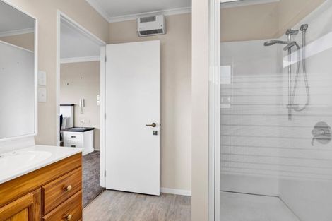 Photo of property in 20 Kellyville Heights, Merrilands, New Plymouth, 4312