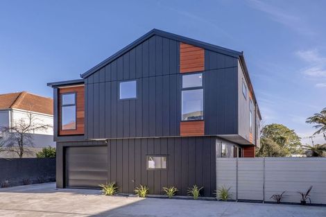 Photo of property in 2/142 Main Road North, Papanui, 8052