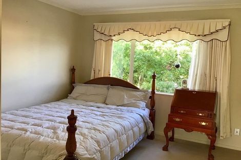 Photo of property in 14 Bridgefield Crescent, Flat Bush, Auckland, 2016