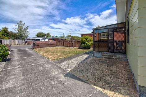 Photo of property in 1 Lowes Place, Solway, Masterton, 5810