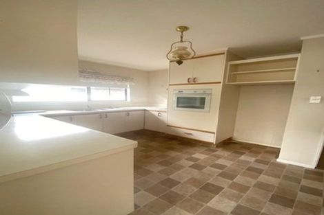 Photo of property in 30 Oxford Street, Tawa, Wellington, 5028