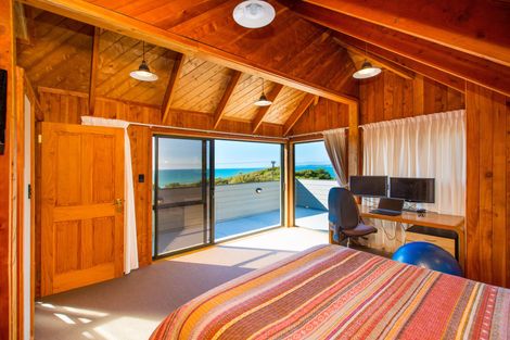 Photo of property in 39 Whaanga Road, Raglan, 3297