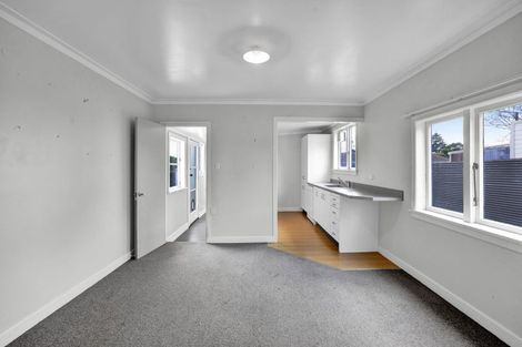 Photo of property in 10 Erin Street, Hawera, 4610