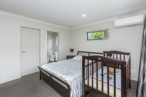 Photo of property in 13 Poppy Watts Grove, Stokes Valley, Lower Hutt, 5019