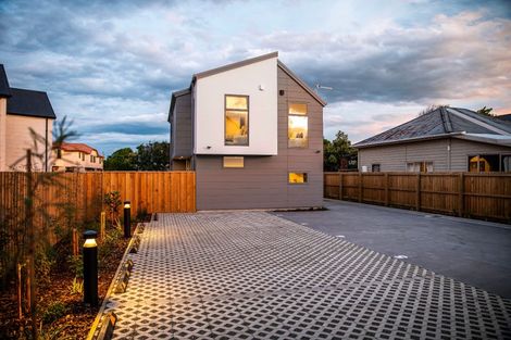 Photo of property in 2/65 Thackeray Place, Waltham, Christchurch, 8023