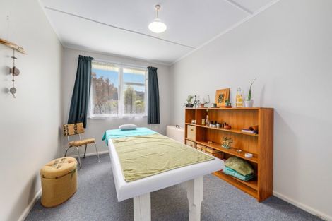 Photo of property in 14 Wairau Road, Picton, 7220