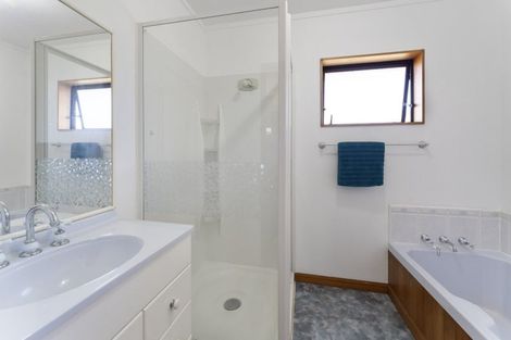 Photo of property in 57a Glen Road, Raumati South, Paraparaumu, 5032