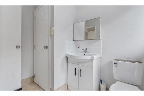 Photo of property in 1/33 Sapphire Place, Bayview, Auckland, 0629