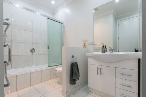 Photo of property in 77 Northwood Avenue, Mahora, Hastings, 4120