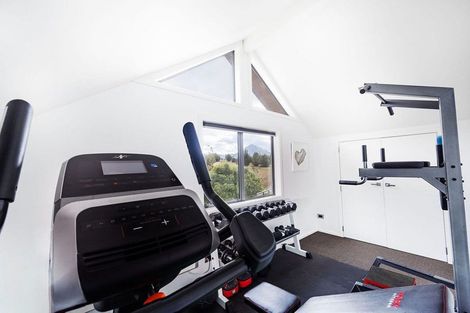 Photo of property in 12 Pendeen Crescent, Jacks Point, Queenstown, 9371