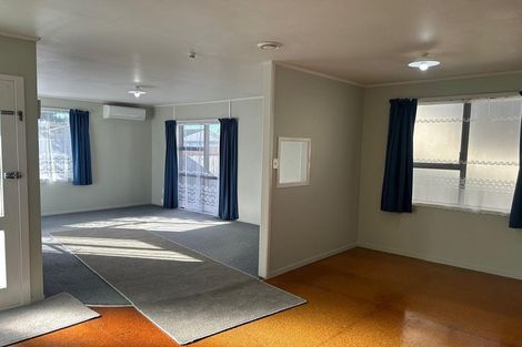 Photo of property in 12 Edwin Freeman Place, Ranui, Auckland, 0612