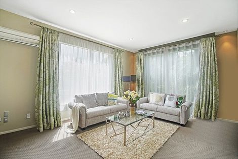Photo of property in 2 Hawkdun Drive, Flat Bush, Auckland, 2016