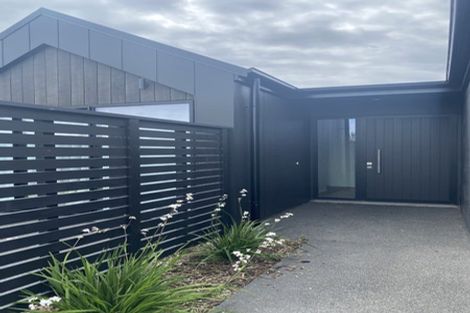 Photo of property in 32 Kiekie Road, Casebrook, 8051