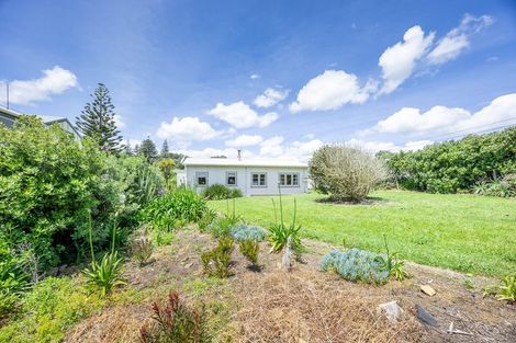 Photo of property in 23 Kelly Street, Baylys Beach, Dargaville, 0377
