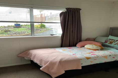 Photo of property in 1/8 Pupuke Road, Hillcrest, Auckland, 0627