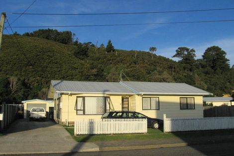 Photo of property in 35 Eldon Grove, Taita, Lower Hutt, 5019