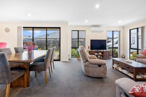 Photo of property in 36 Kitemaunga Avenue, One Tree Point, 0118